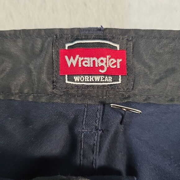 Wrangler Workwear Cargo 7 Pocket Pants Men's Size 44x30 Blue Relaxed Fit Twill - Picture 6 of 11